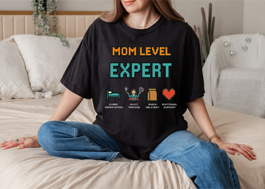 Comfort Colors® Mom Level Expert T-shirt | Funny Mom Tee | Gift for Moms | Mother's Day Shirt | Parenting Humor | Mothers gamer, Unisex